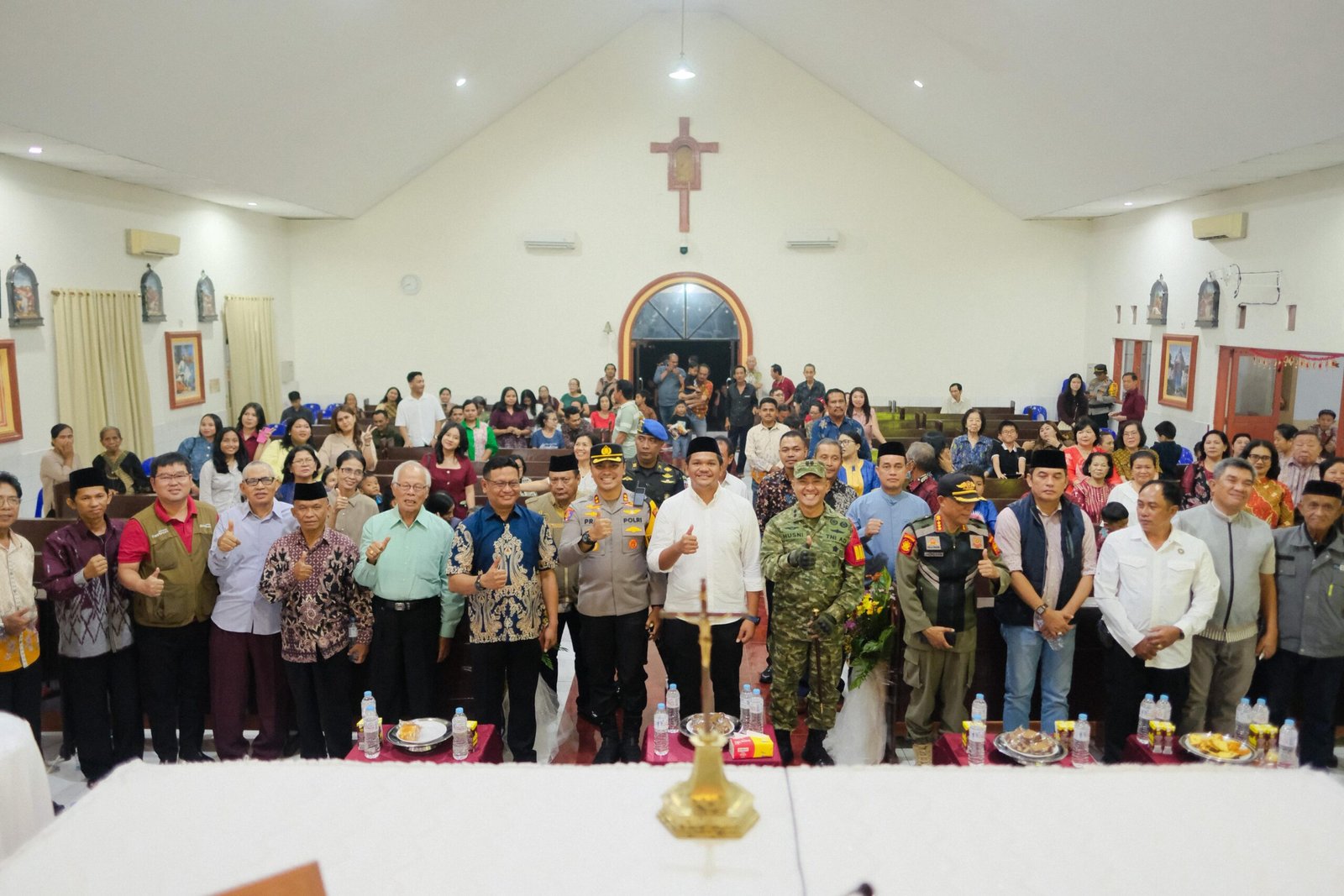 Bupati Bantaeng Bersama Forkopimda Tinjau Perayaan Malam Natal di Sejumlah Gereja