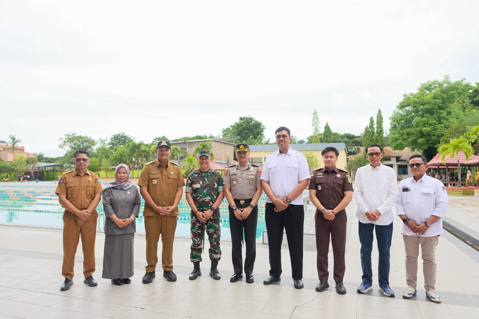 Bupati Bantaeng Uji Nurdin Buka Kembali Kolam Renang Andi Pawiloi