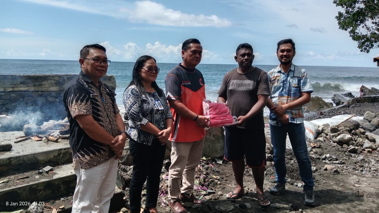 Pemkab Sangihe Salurkan Bantuan bagi Warga Terdampak Cuaca Ekstrem di Kelurahan Santiago