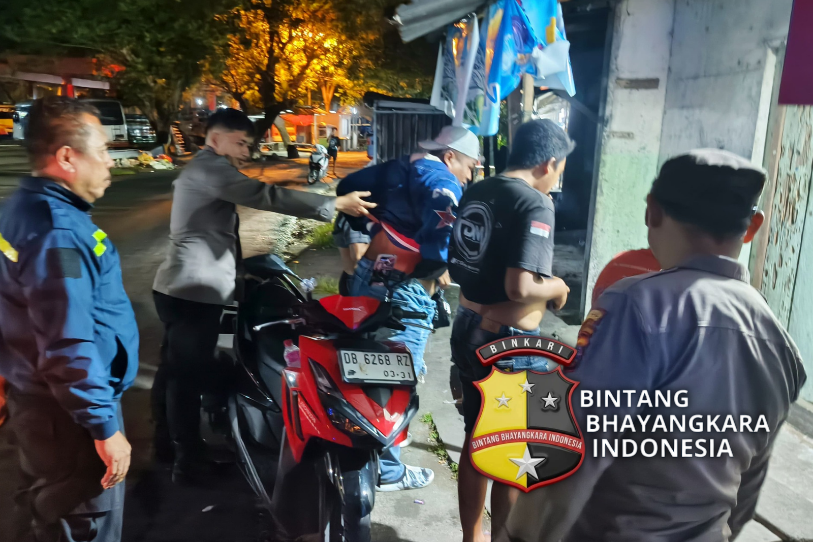 SIBULAN BERAKSI! Polsek Tikala Sasar Pemuda Nongkrong Dini Hari, Pastikan Wilayah Bersih dari Miras dan Sajam