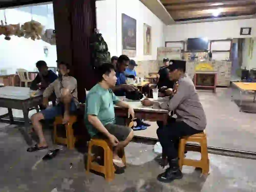Polisi Turun ke Tengah Warga, Patroli Malam Jadi Upaya Cegah Kejahatan.