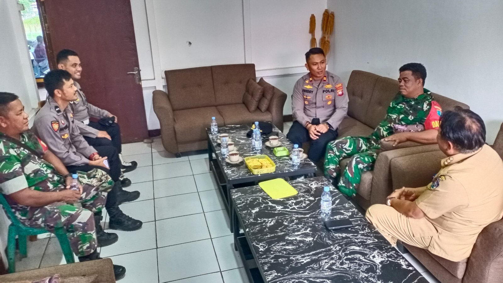 Sinergitas TNI-Polri Perkuat Langkah Terpadu Cegah Karhutla di Kecamatan Mempawah Hulu.