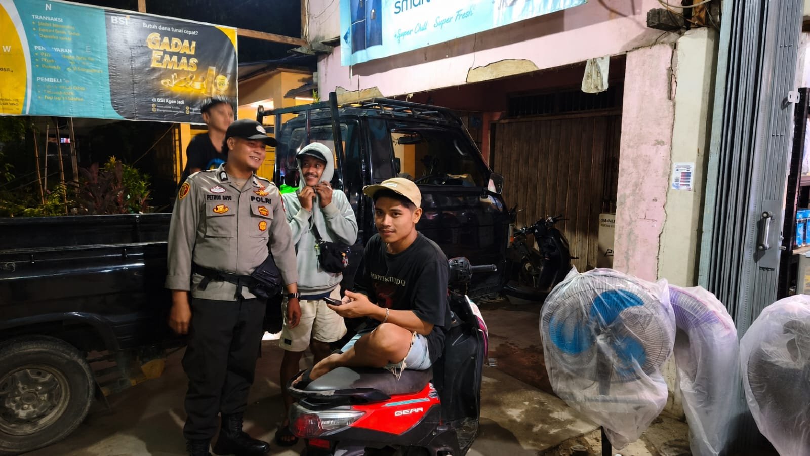 Polsek Menjalin Gelar Patroli Malam, Antisipasi Gangguan Kamtibmas dan Pantau Perbaikan Jalan.