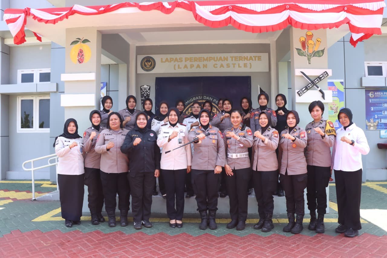 Semangat HUT Polwan ke-78, Polwan Polres Ternate Hadir Beri Motivasi bagi WBP Perempuan.
