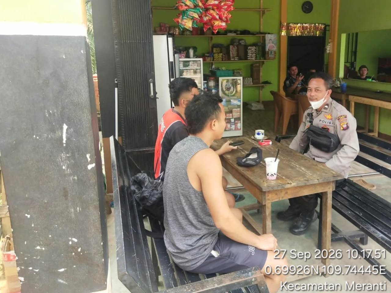 Sambangi Warga Saat Patroli, Polisi Tekankan Bahaya Membakar Lahan Sembarangan.