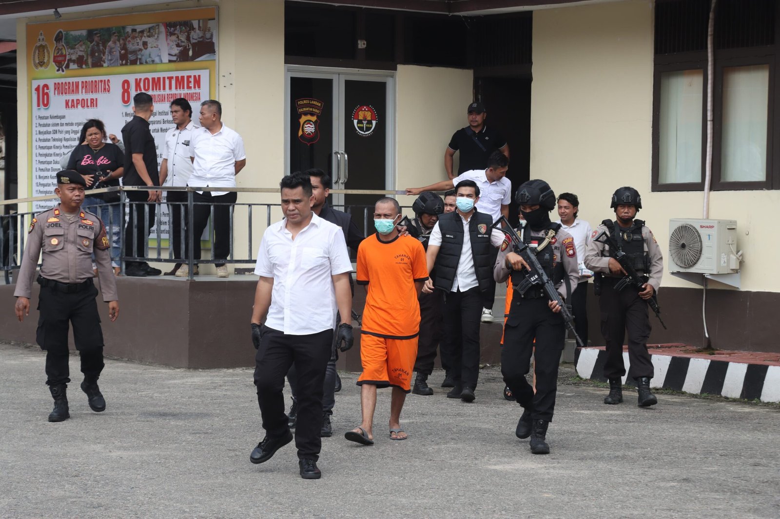 Mengerikan! 47 Adegan Rekonstruksi Pembunuhan Ibu-Anak di Landak, Polisi Ungkap Rencana Tersangka.