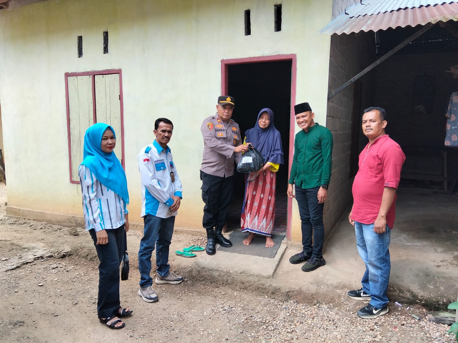 PPWI Riau Hadir Membawa Harapan di Ketaping Jaya, Sembako Menjadi Simbol Kepedulian